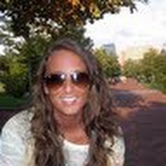 Meet your Posher, Nicole - Picture 1 of 1